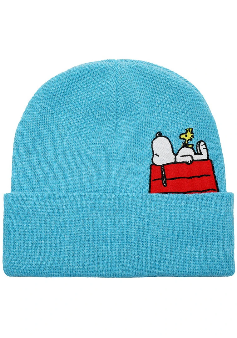 BIOWORLD X Peanuts Snoopy Doghouse Nap Beanie 4 BIOWORLD X Peanuts Snoopy Doghouse Nap Beanie