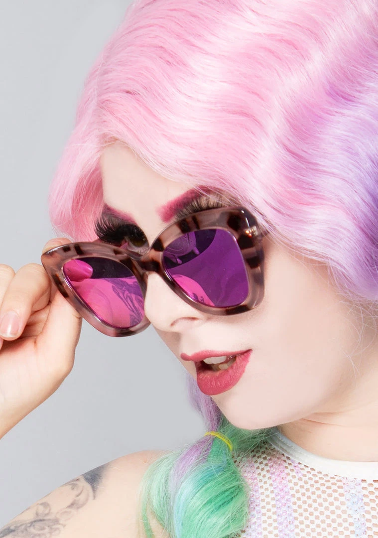 Dime Optics New Beverly Sunglasses In Tortoise/Pink Mirror 4 Dime Optics New Beverly Sunglasses In Tortoise/Pink Mirror