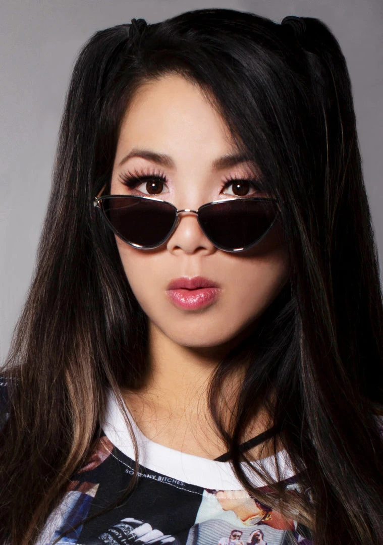 KOMONO Gigi Sunglasses In Silver/Smoke 3 KOMONO Gigi Sunglasses In Silver/Smoke