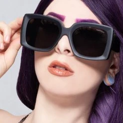 TopFoxx Bardot Sunglasses In Black