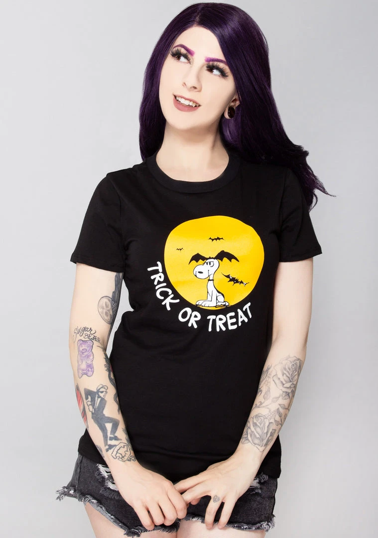 Unique Vintage The Raven X Peanuts Trick Or Treat T-Shirt 3 Unique Vintage The Raven X Peanuts Trick Or Treat T-Shirt